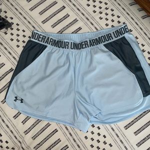 Under Armor Heat Gear Shorts for Women size Medium. NWOT
